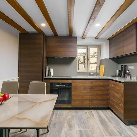 Apartament Palace Bajamonti 3 By Aula Split
